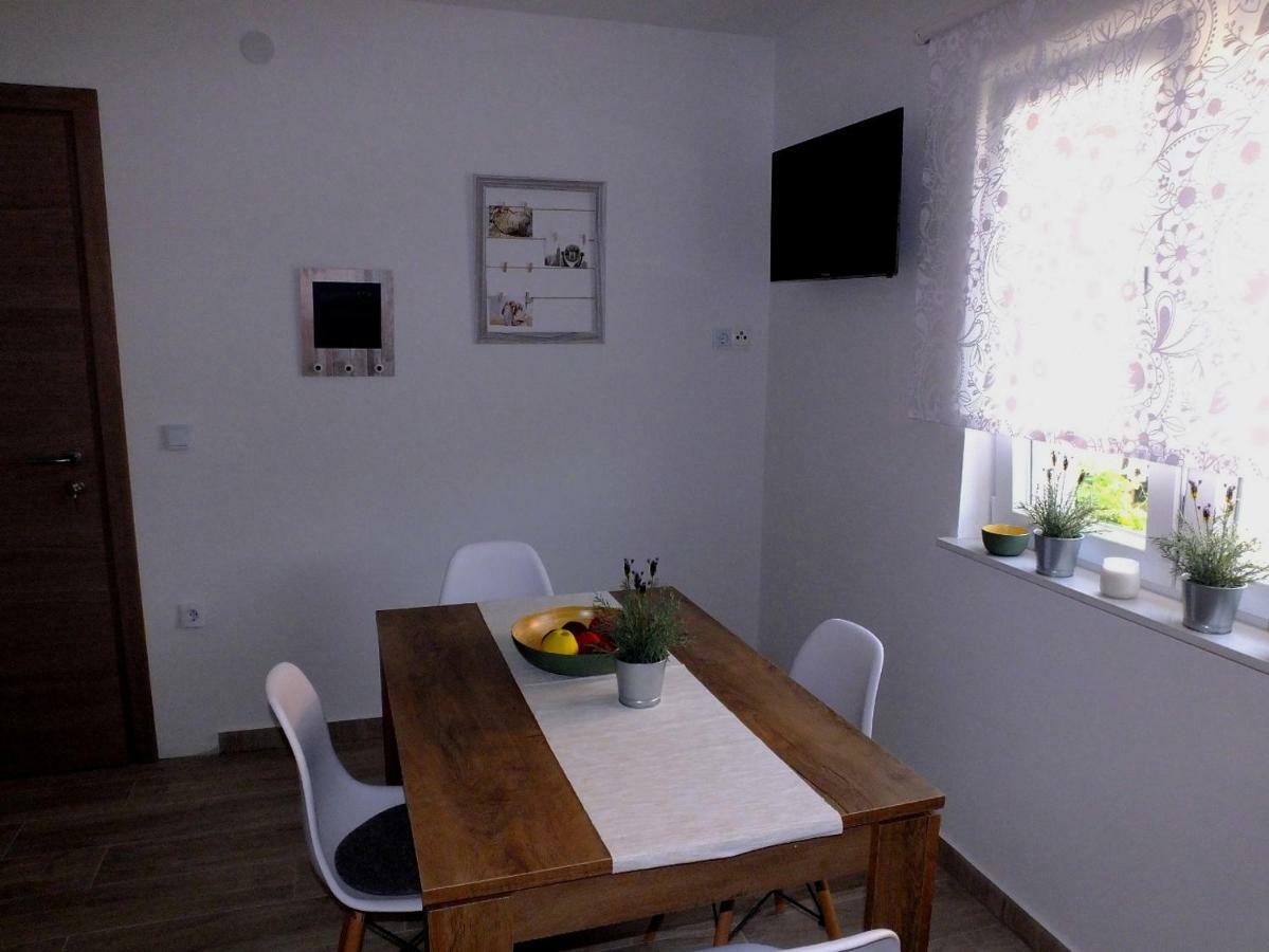 Apartmani Berno Starigrad Paklenica Εξωτερικό φωτογραφία